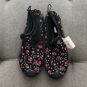 Lands' End Slip on Water